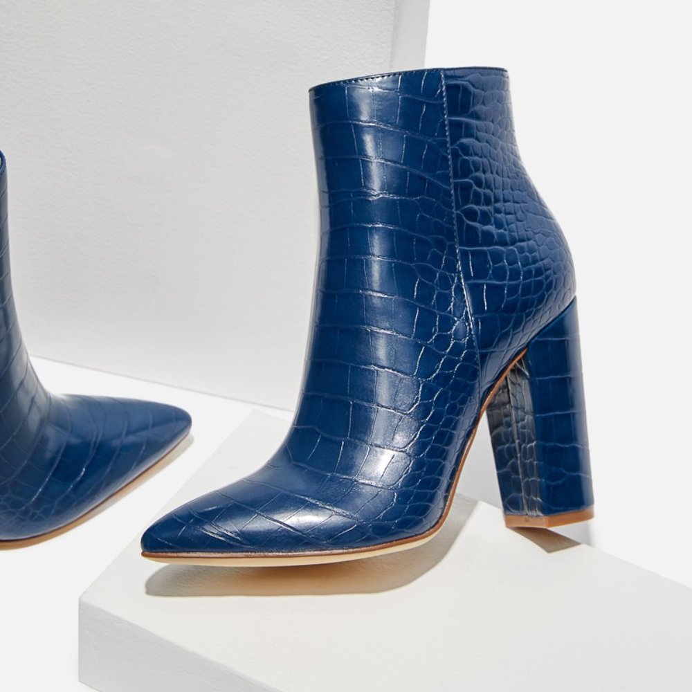 Brandnew Fashion Blue Block Heel Bootie